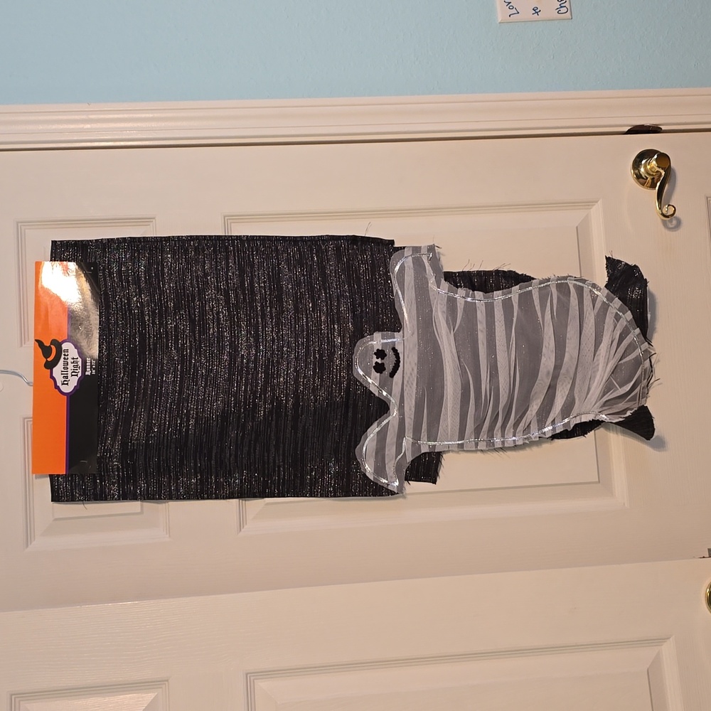 NWT Halloween ghost table runner